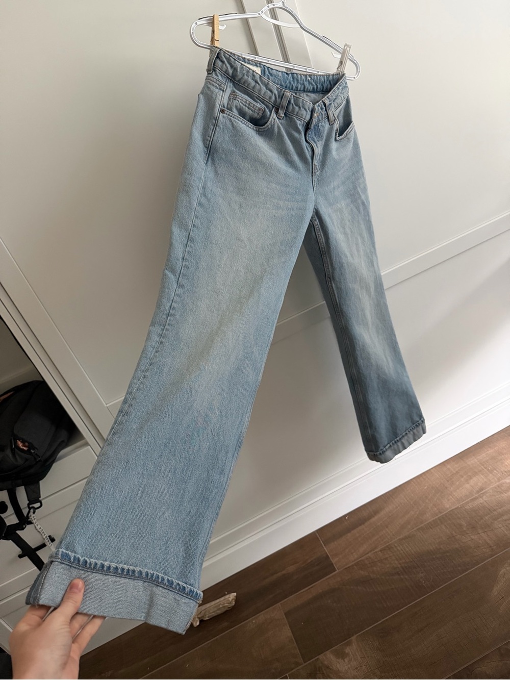 Light Wash Women's Wide-Leg Jeans